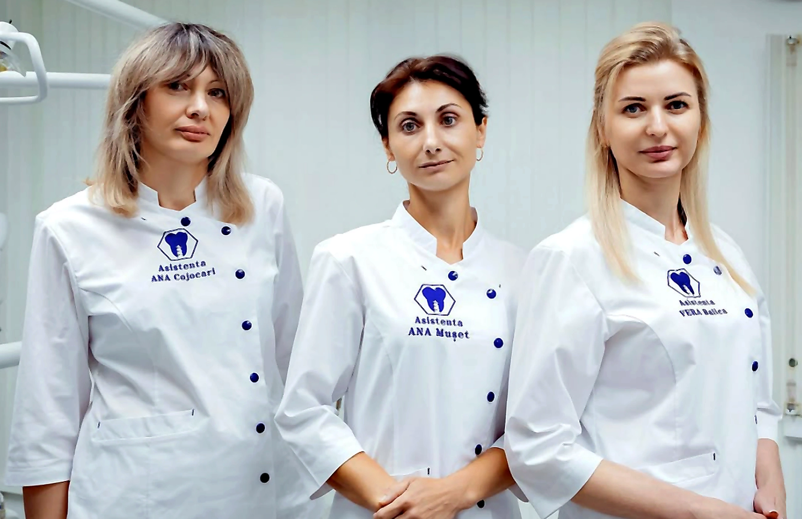 Asistentele clinicii JoianDent — Ana Cojocari, Ana Mușet și Vera Bîlea